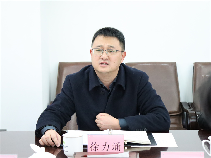 楊武秀會(huì)見(jiàn)萬(wàn)源市委常委、副市長(zhǎng)徐力涌一行