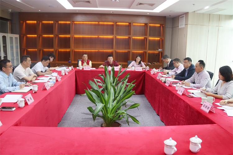 鄧華應邀前往廣弘百創(chuàng)供應鏈服務（海南）有限公司、南海商品交易中心洽談合作事宜